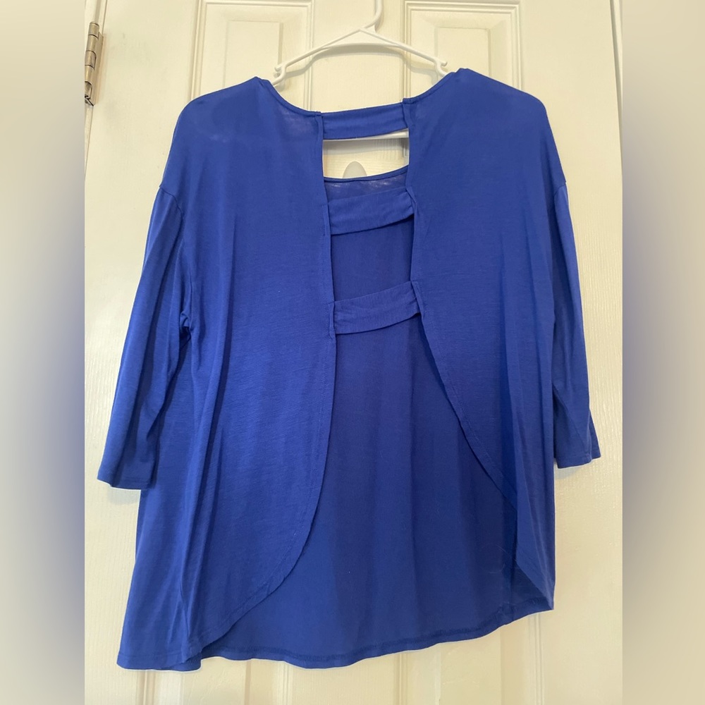 Backless Women’s Shirt